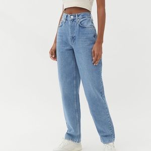 BDG High-Waisted Baggy Jean in Medium Wash